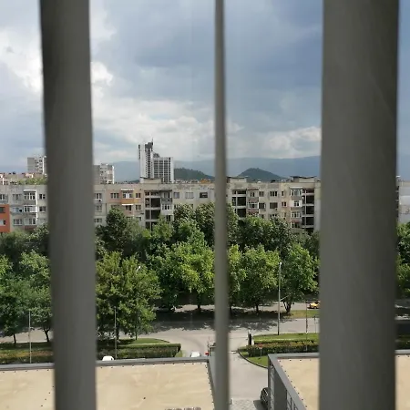 Modern New W/ac And Hill View Appartement *
