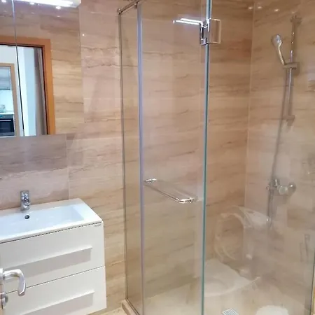 Modern New W/ac And Hill View Appartement *