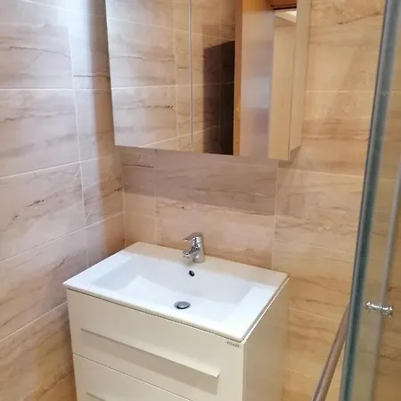 Appartement Modern New W/ac And Hill View