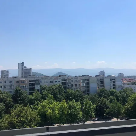 Modern New W/ac And Hill View Appartement